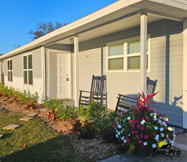 Foto del edificio - 5813 Spruce Creek Rd