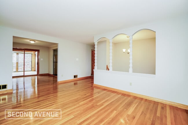 Building Photo - 229 Columbia Dr