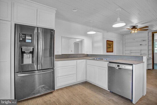 Building Photo - 233 Hetrick Rd