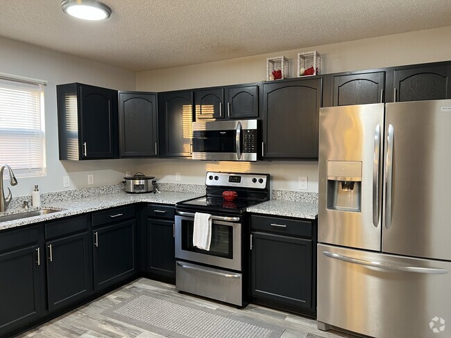Building Photo - 908 Bentgrass Dr