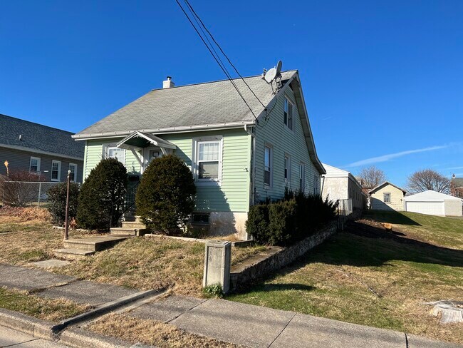 Exterior Front of Dwelling - 237 S Franklin St