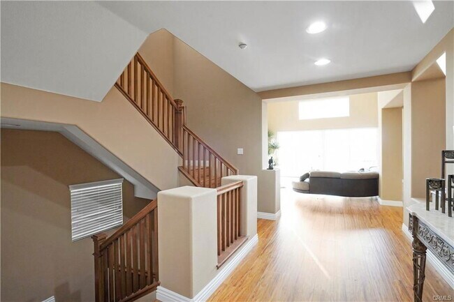 Building Photo - 5672 Como Cir
