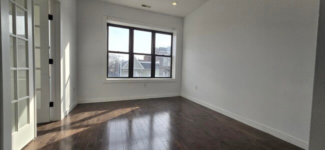 Building Photo - 487 Ocean Ave