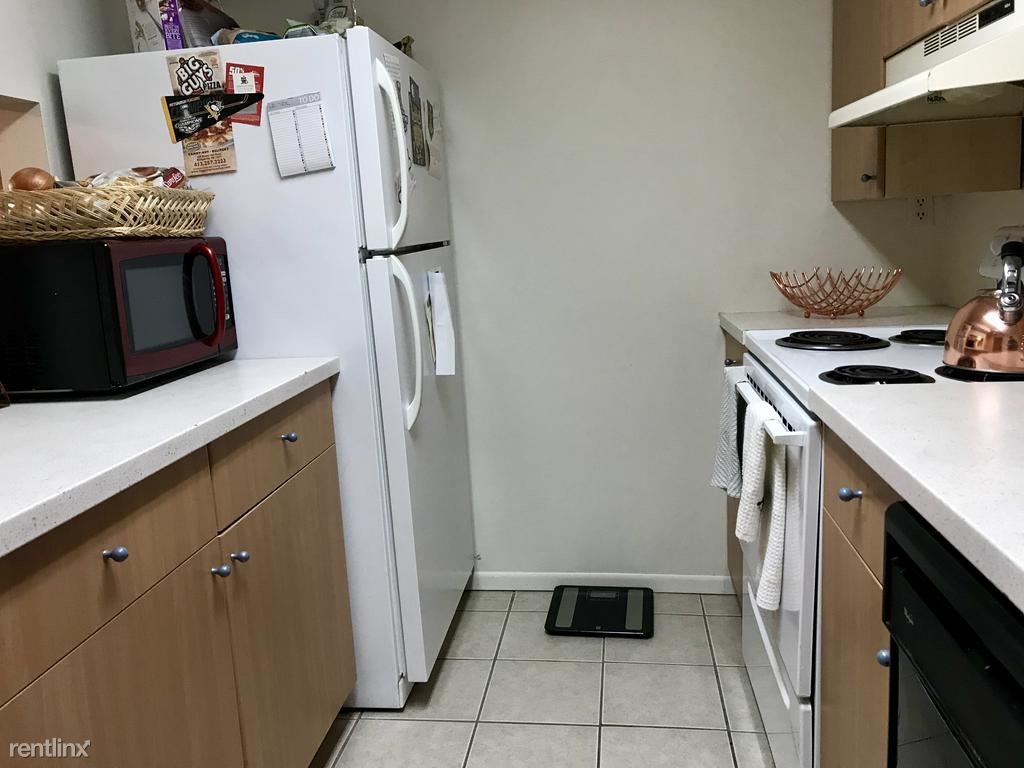Foto principal - 3005 Garden Apartment Dr