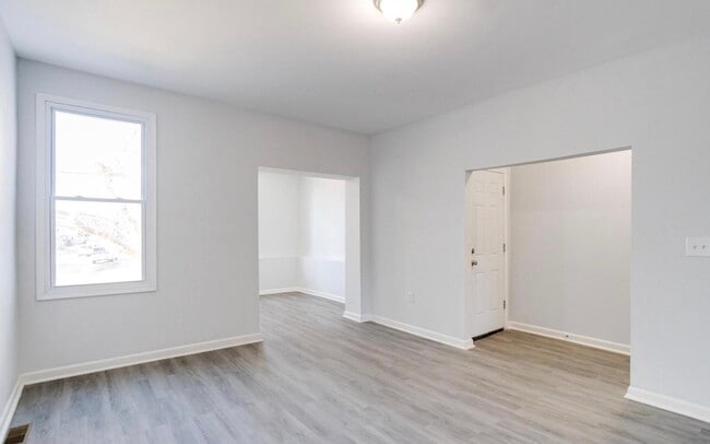 Building Photo - 3007 Oakley Ave