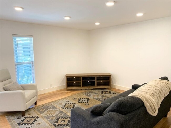 Building Photo - 5820 Berkman Dr