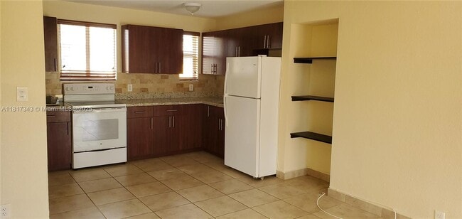 Foto del edificio - 1740 NE 148th St