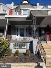 Building Photo - 5553 Larchwood Ave