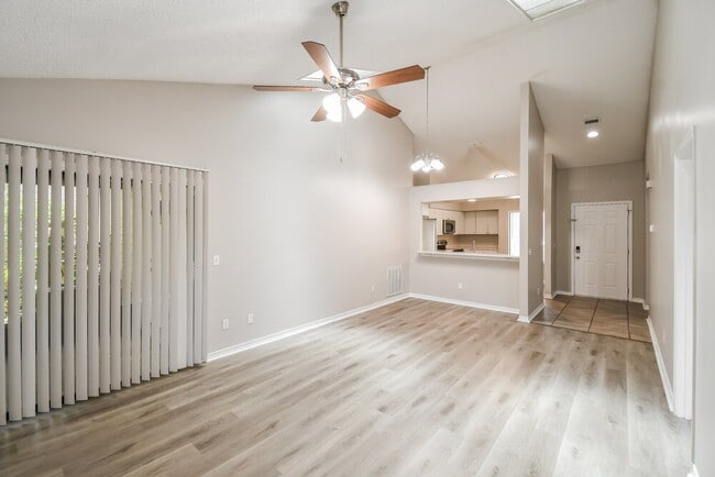 Building Photo - 4176 Rollingwood Ct