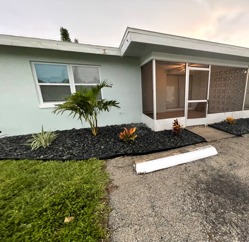 Efficiency For Rent Cape Coral