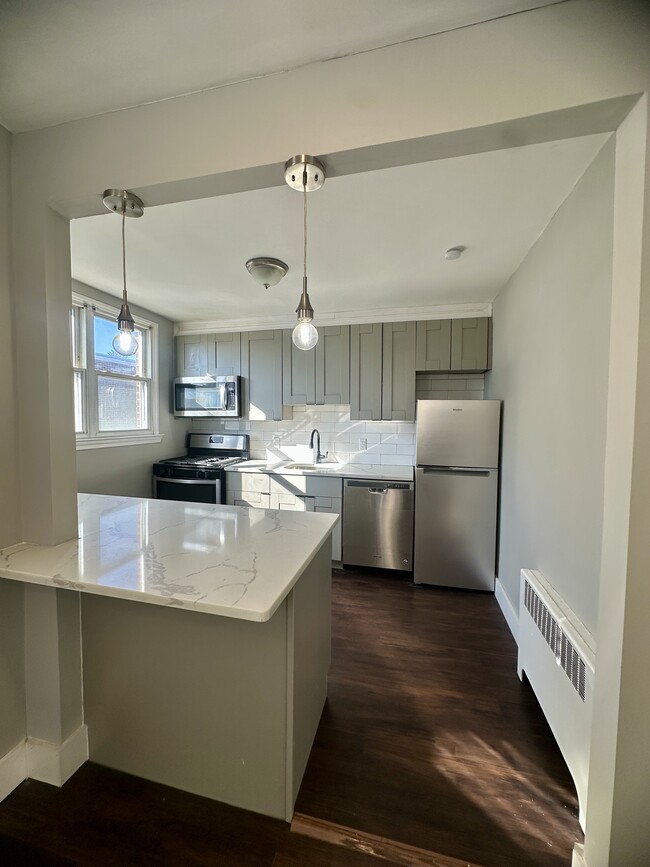 Foto del edificio - 1321 E Johnson St