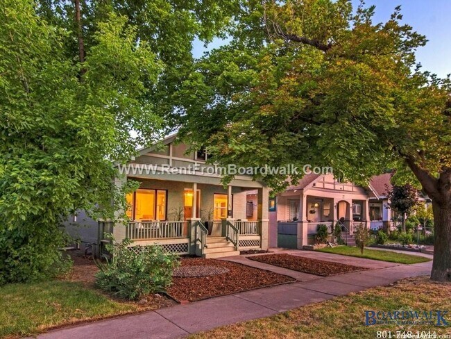 Building Photo - Charming Downtown 5 Bed Home Close to Uni!