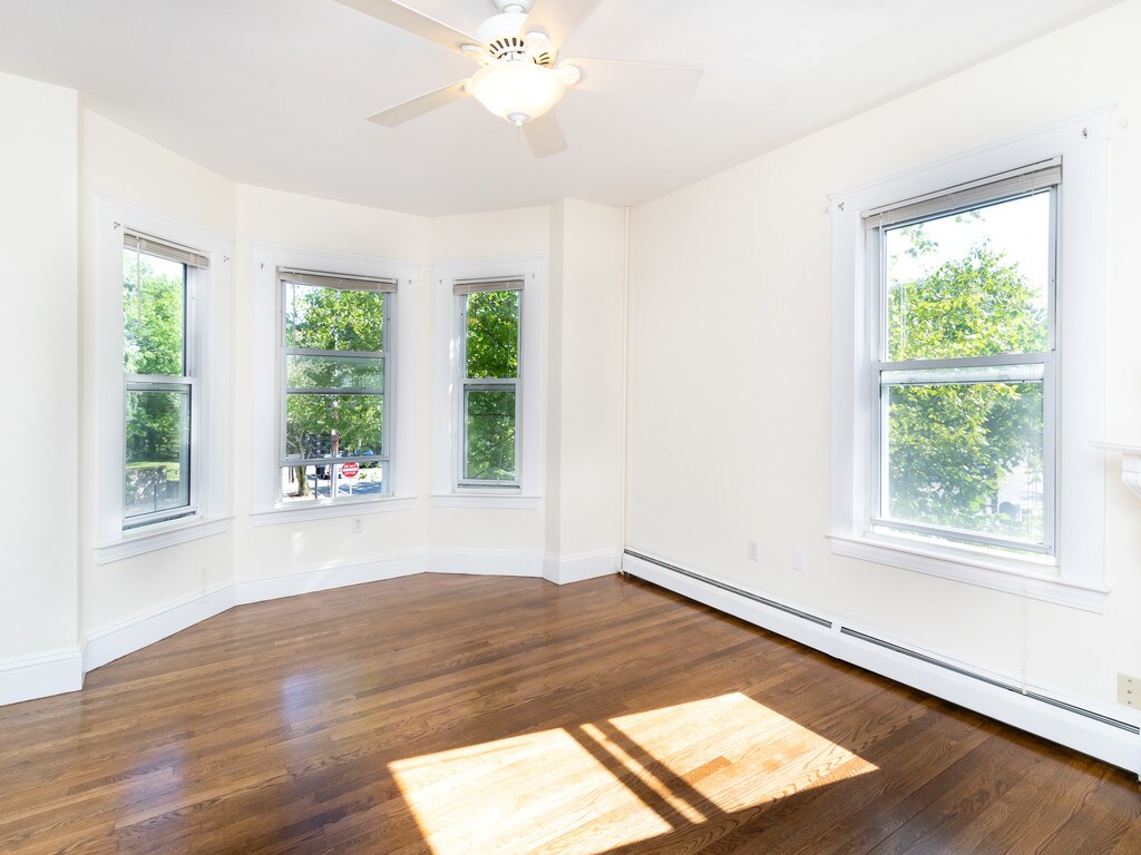 Primary Photo - 424 Broadway