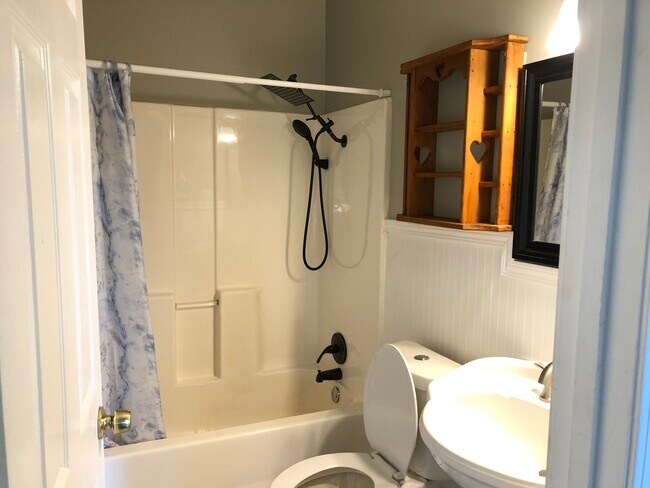 Foto del edificio - 1167 Hall Memorial Rd NW