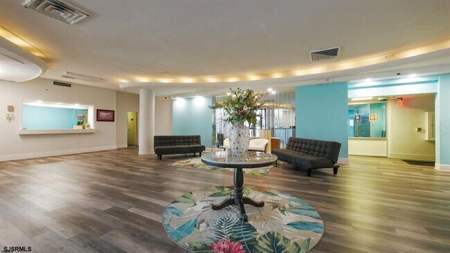 Foto del edificio - 101 S Raleigh Ave
