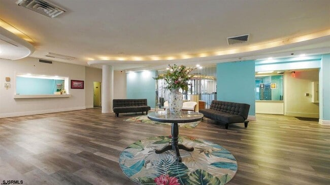 Building Photo - 101 S Raleigh Ave