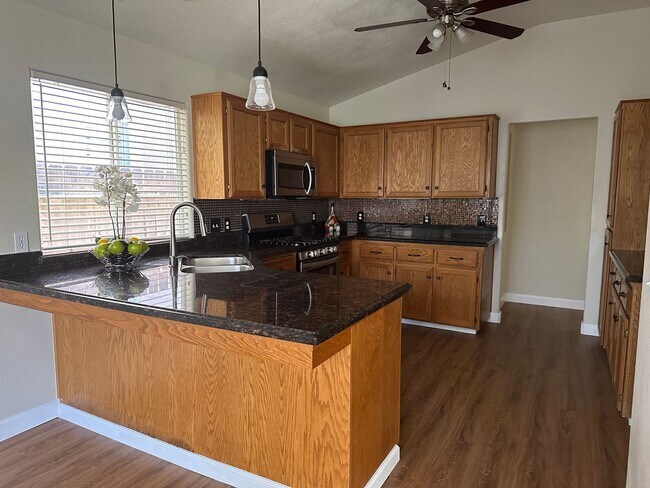 Foto del edificio - 4207 W Redding Ave