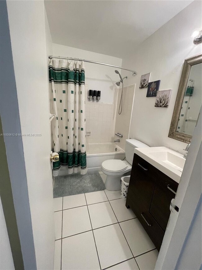 Building Photo - 4641 SW 104th Ct