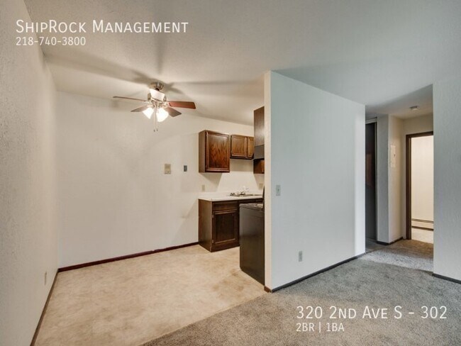 Foto del edificio - 320 2nd Ave S