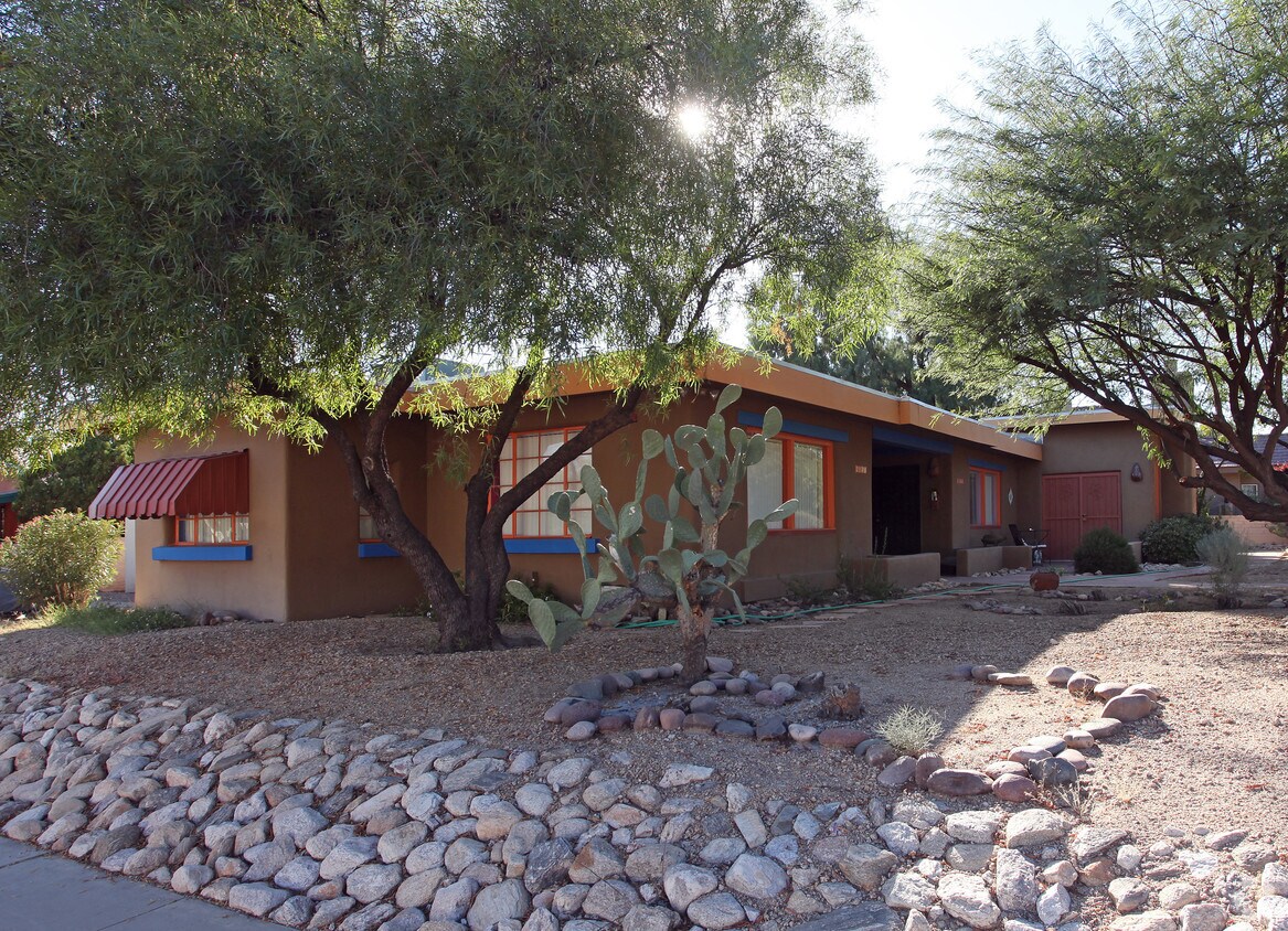 Foto principal - 2144-2148 E 2nd St