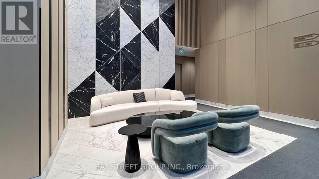 Building Photo - 38 Widmer St