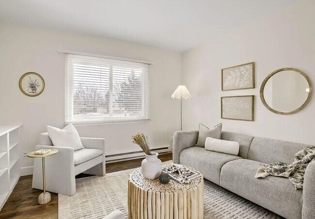 Foto del edificio - Beautiful, Newly Remodeled Home In Great Location!