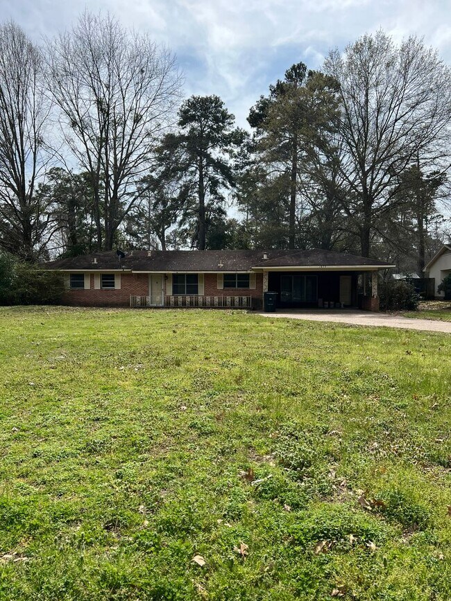 Building Photo - 1875 S Brookwood Dr