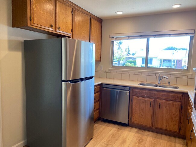 Foto del edificio - Dublin, Cedar Lane, 3BD/2BA, one-story in Echo Park