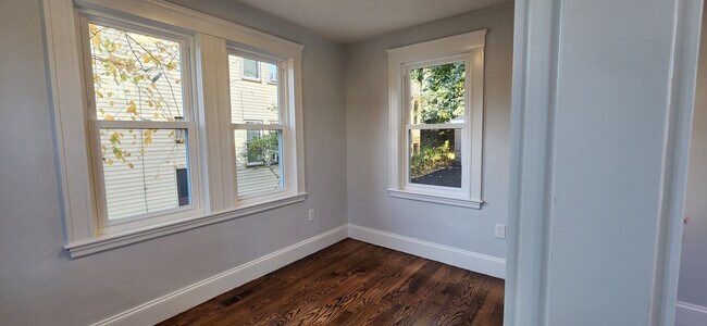 Foto del edificio - 38 Kimball Rd