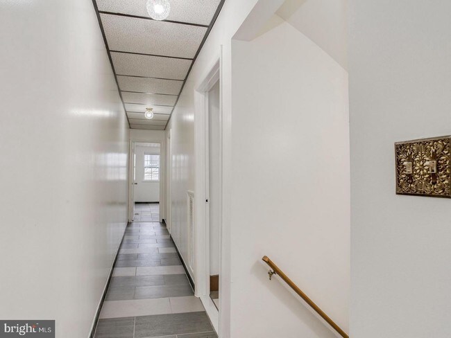 Building Photo - 2201 Huntingdon Ave