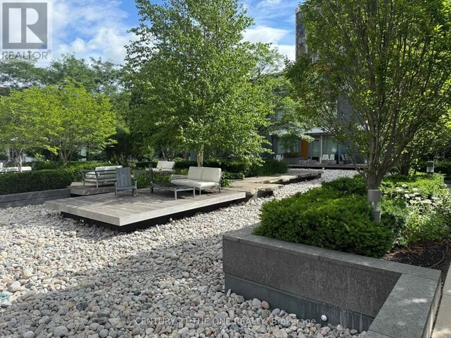 Building Photo - 88 Sheppard Ave E