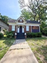 Building Photo - 980 Woodland Ave SE