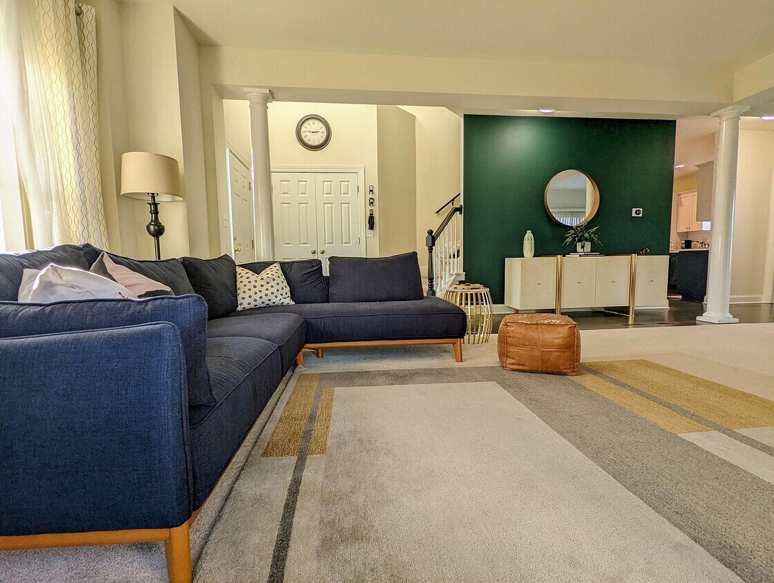 Foto principal - 240 S Cass Ave