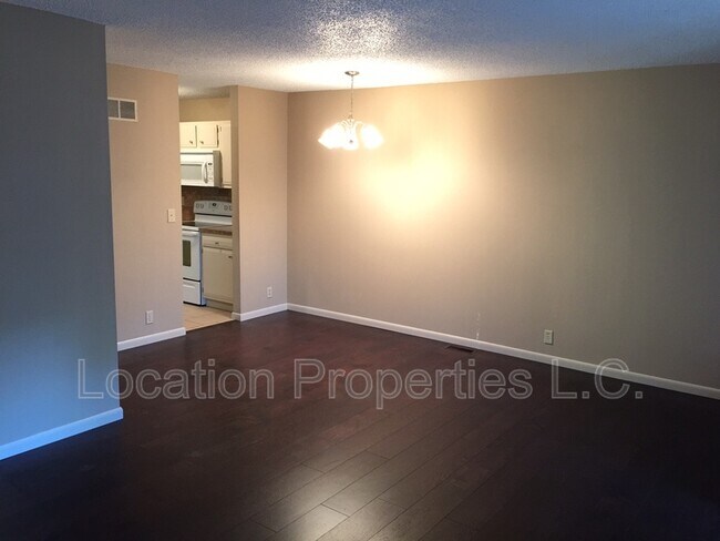 Building Photo - 2107 Quail Creek Dr
