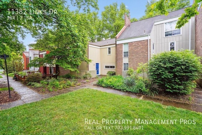 Building Photo - 11382 Links Dr