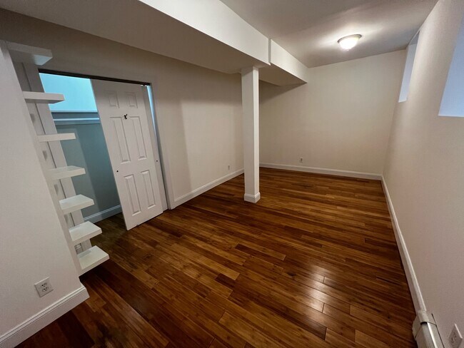 Foto del edificio - 3271 45th St