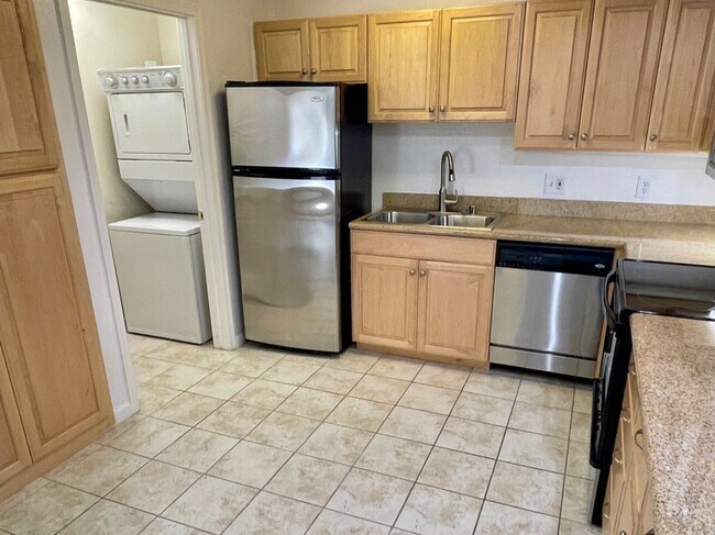 Foto del edificio - Sharp and Airy Ground Level 1 bedroom, 1 b...