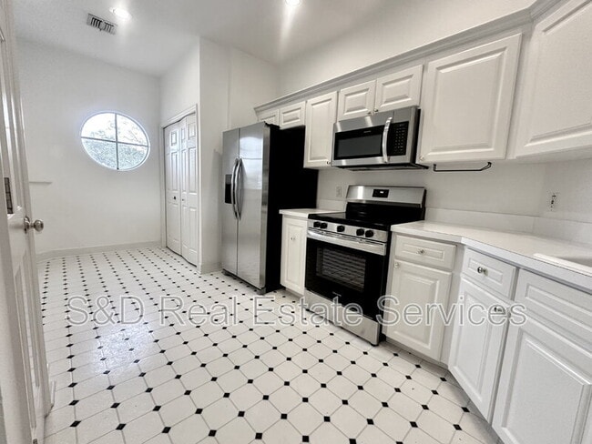 Foto del edificio - 447 Enclave Pl