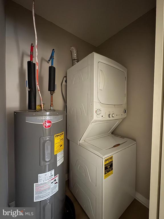 Foto del edificio - 245 W Ontario St