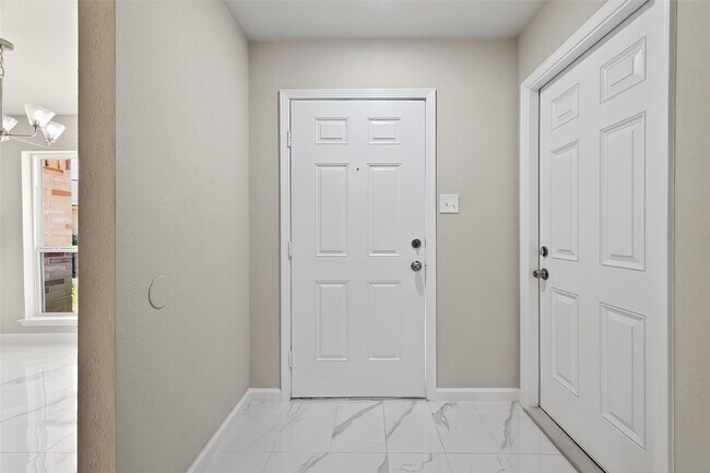 Foto del edificio - 10603 Highland Woods Dr