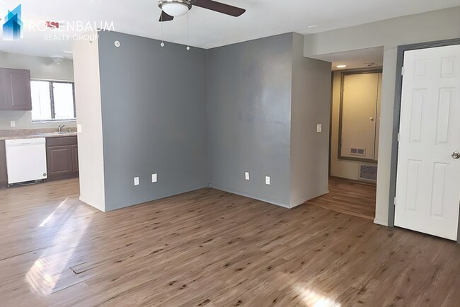 Foto del edificio - 114 S Virginia St