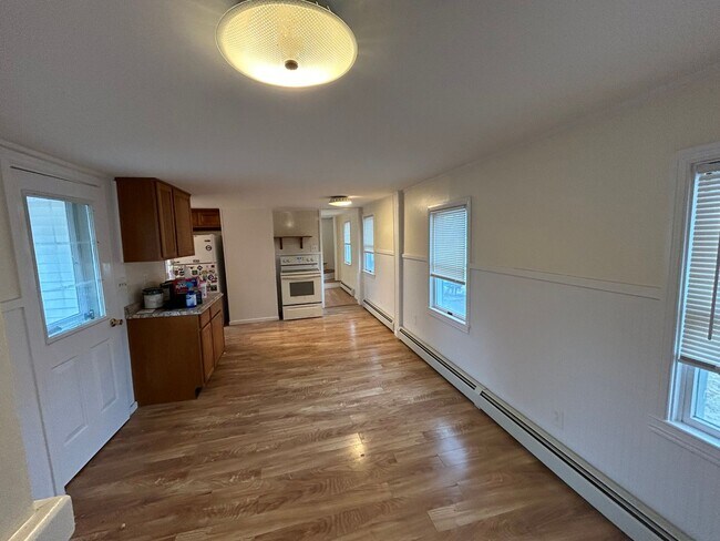 Building Photo - Newly Renovated 1 Bedroom House