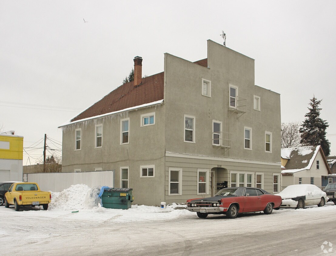 Primary Photo - 3018 E Everett Ave