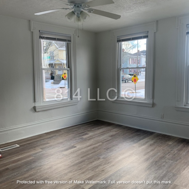 Building Photo - 401 N Mulberry St