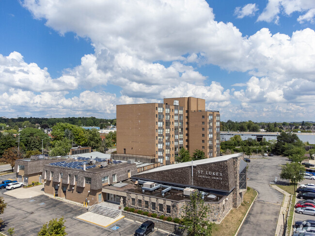 Photo du bâtiment - St. Luke's Lodge