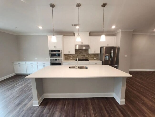 Building Photo - 4560 Mikajack Dr SE