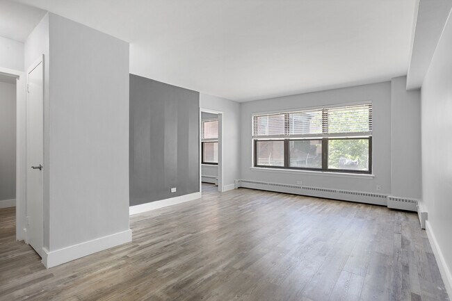 Building Photo - 5858 N Sheridan Rd