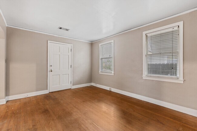 Foto del edificio - 3684 Marion Ave