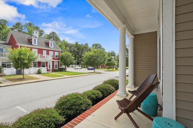 Building Photo - 2102 Promenade Ln