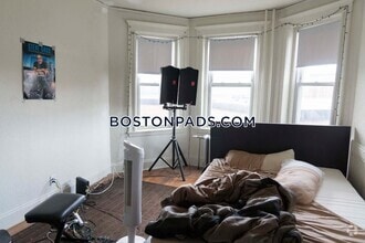 Building Photo - 1163 Boylston St